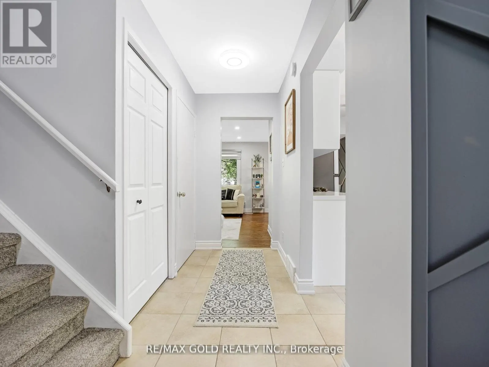 6 - 405 KINGSCOURT DRIVE