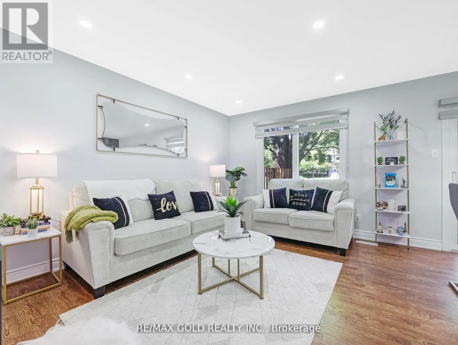6 - 405 KINGSCOURT DRIVE