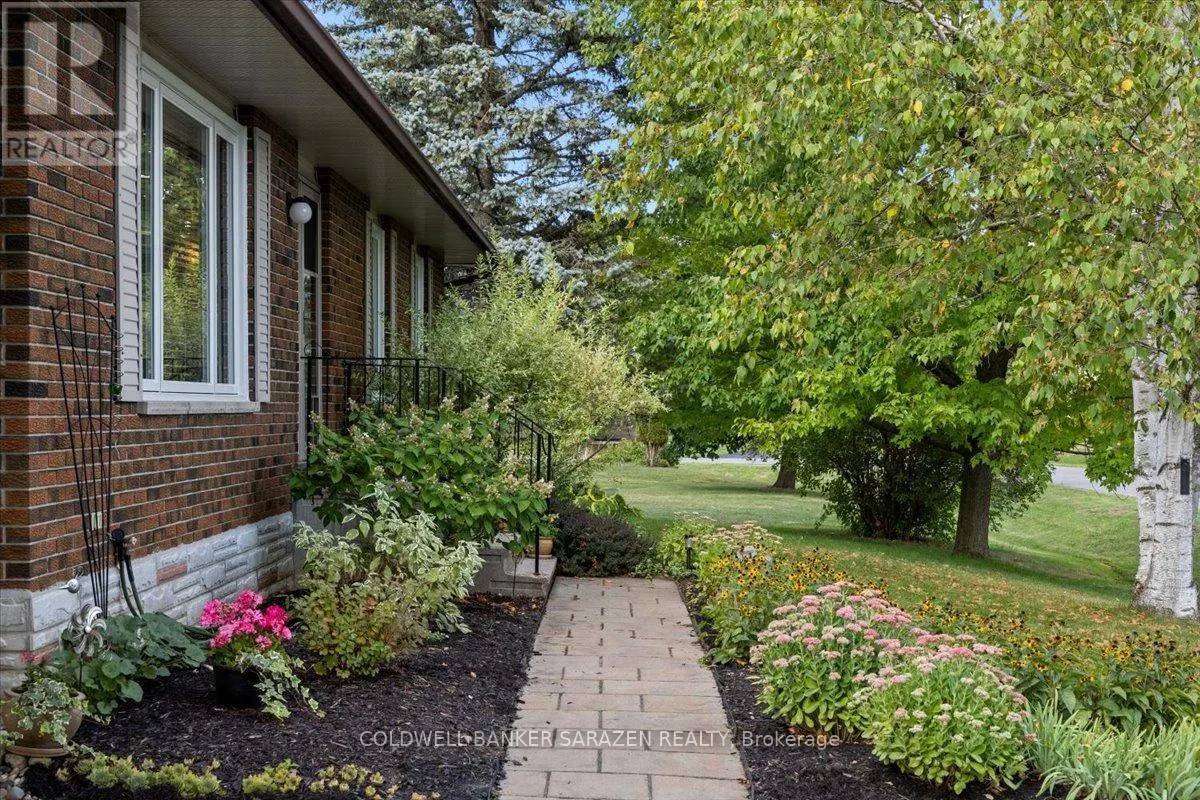 2303 EDWARD KIDD CRESCENT