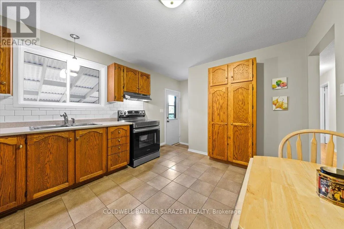 2303 EDWARD KIDD CRESCENT