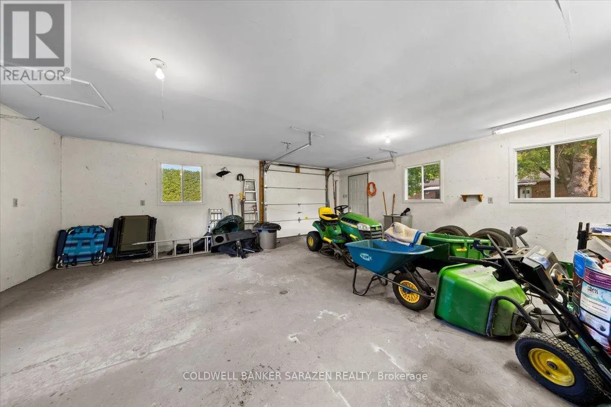 2303 EDWARD KIDD CRESCENT