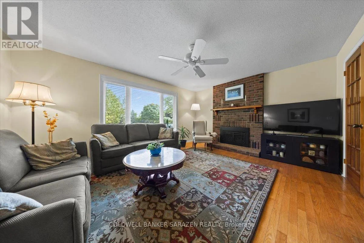 2303 EDWARD KIDD CRESCENT