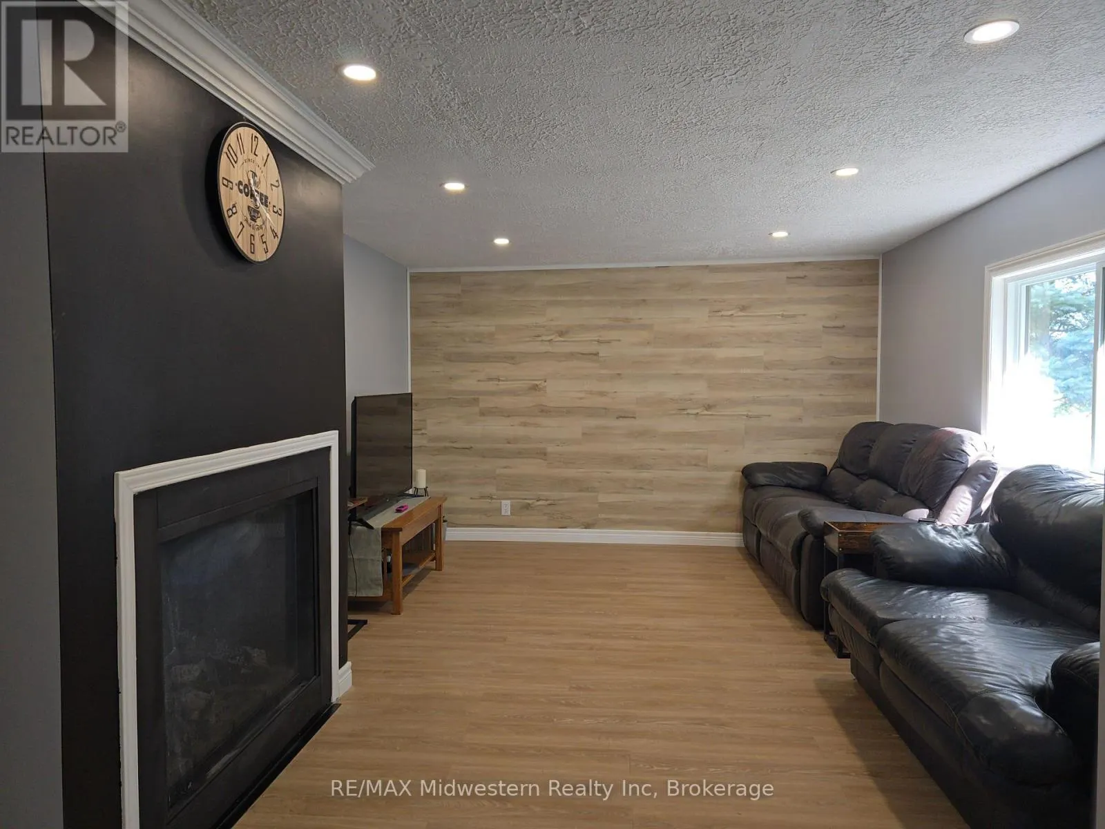 15 - 450 TREMAINE AVENUE E, #15