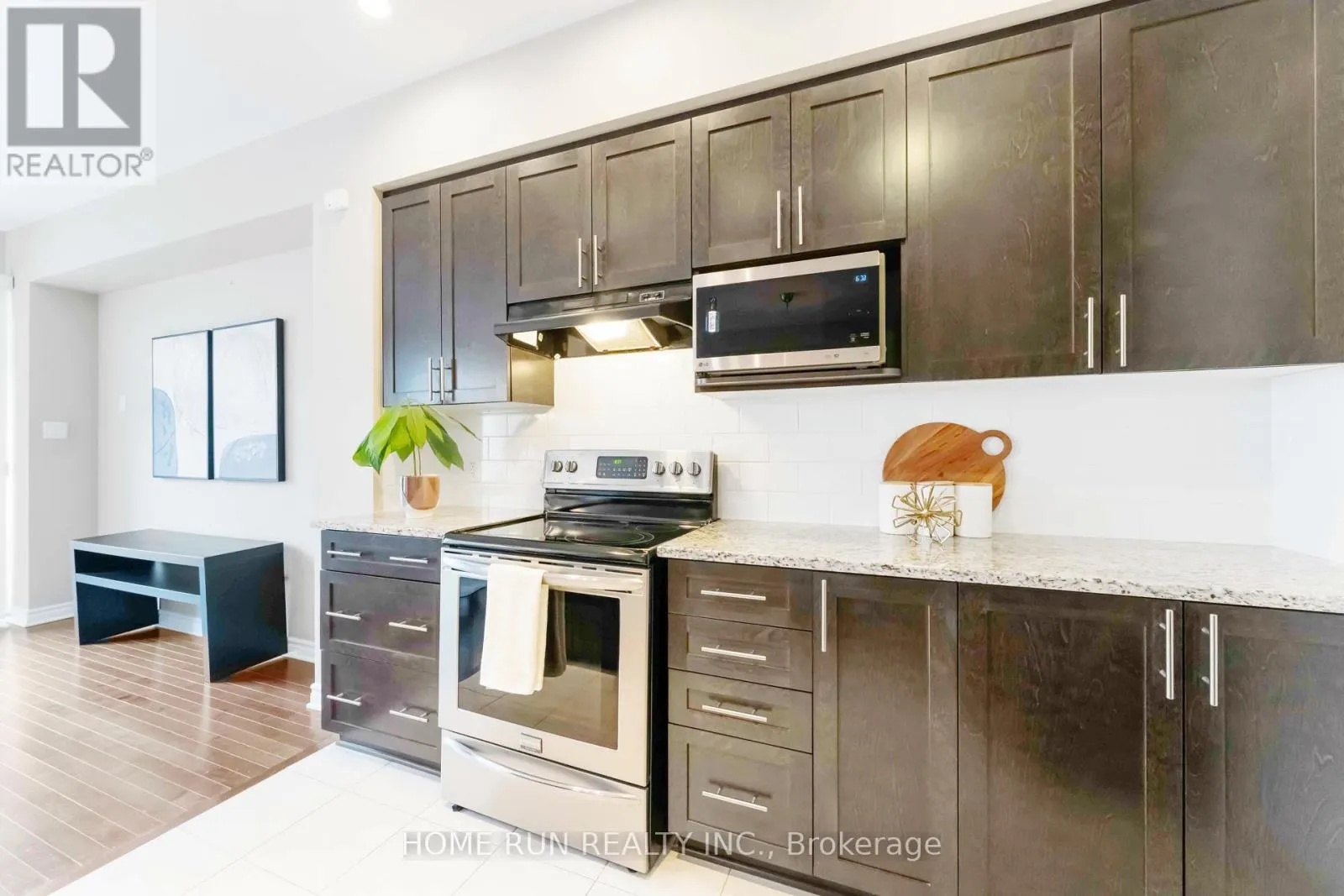 120 POPPLEWELL CRESCENT