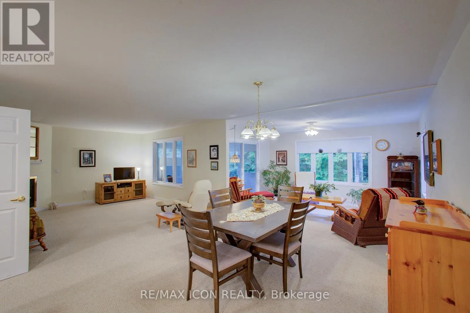 54 SPRINGWOOD CRESCENT