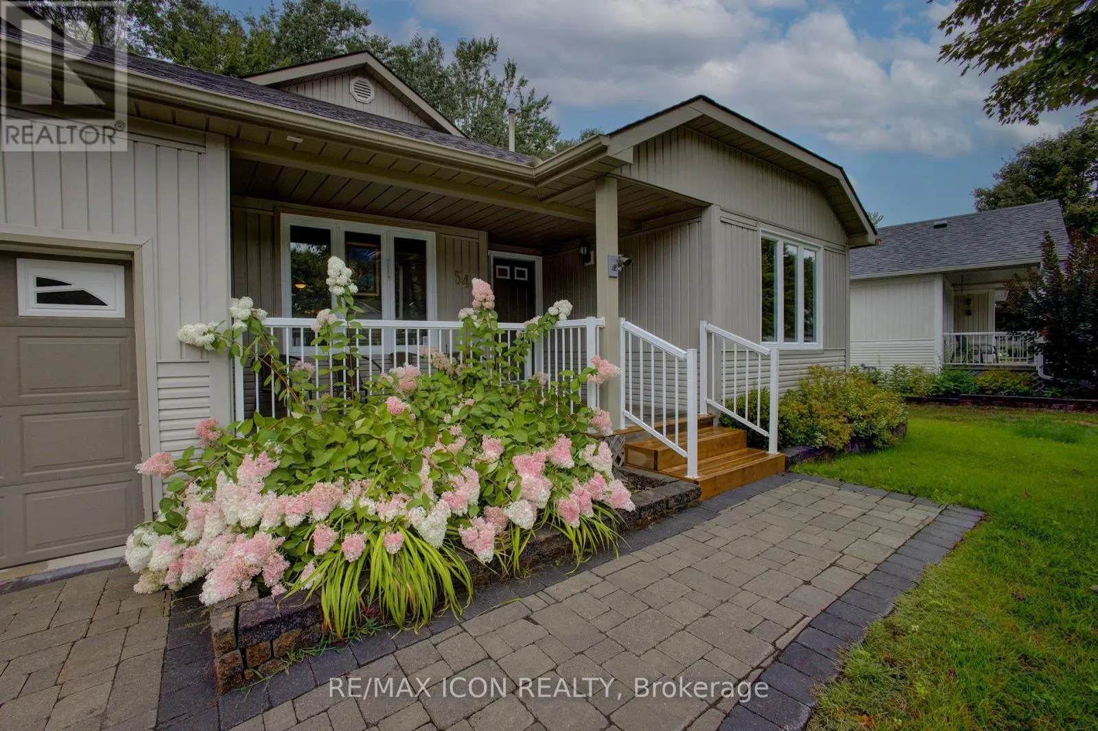 54 SPRINGWOOD CRESCENT