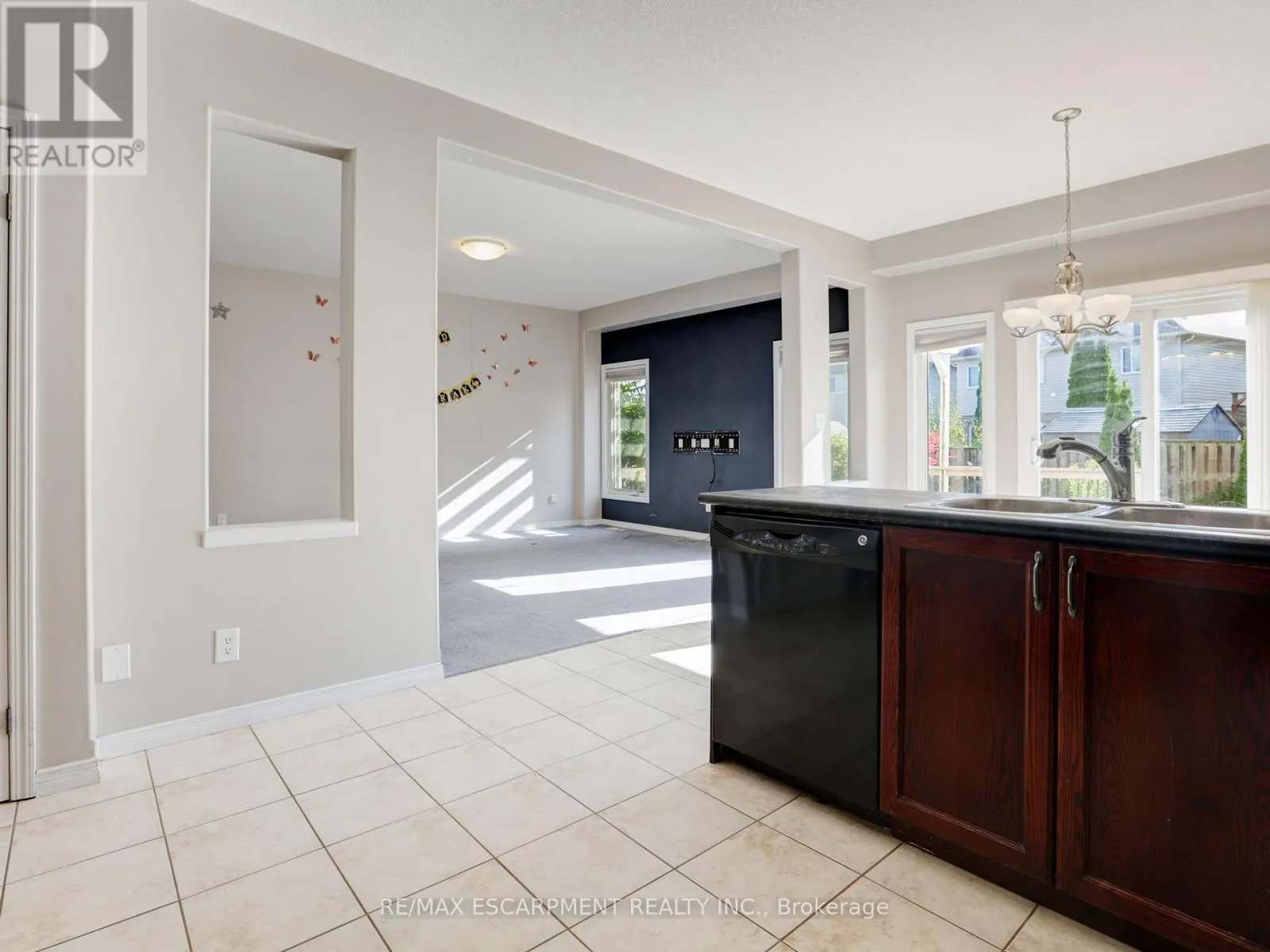36 LEMON GRASS STREET