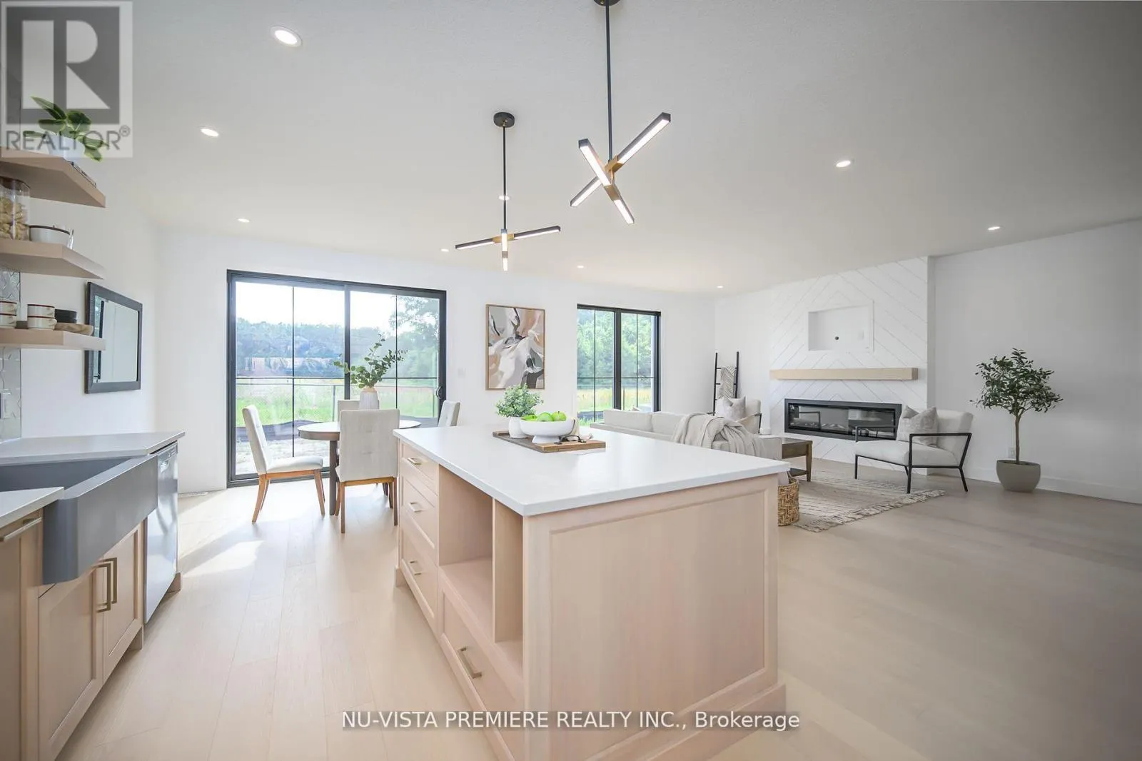 1181 HONEYWOOD DRIVE