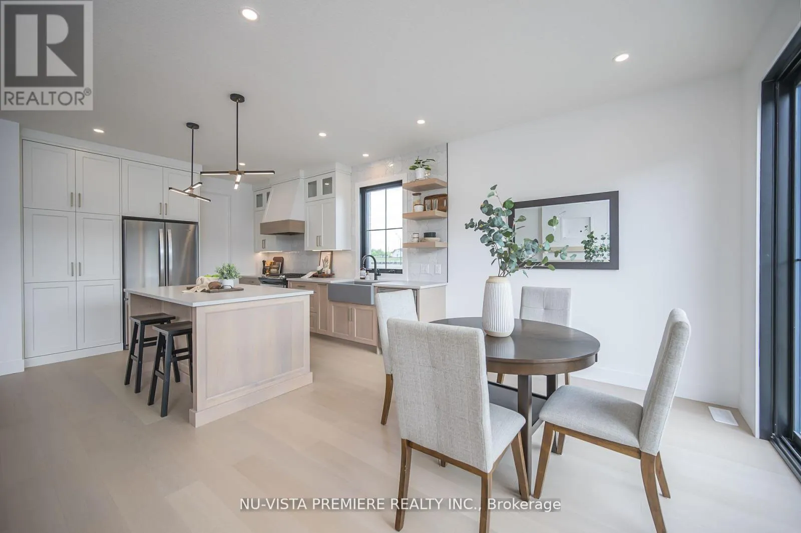 1181 HONEYWOOD DRIVE