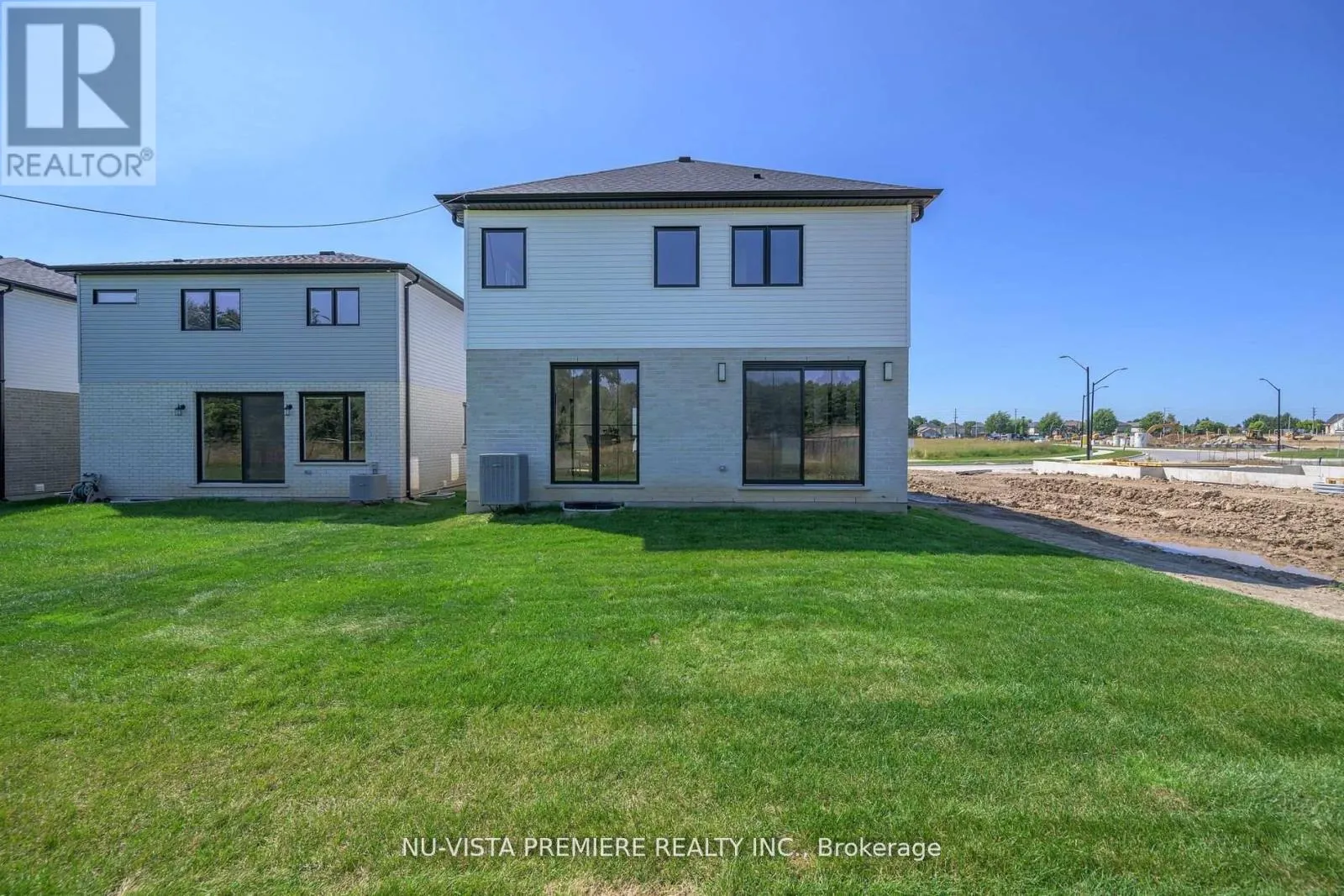 1181 HONEYWOOD DRIVE