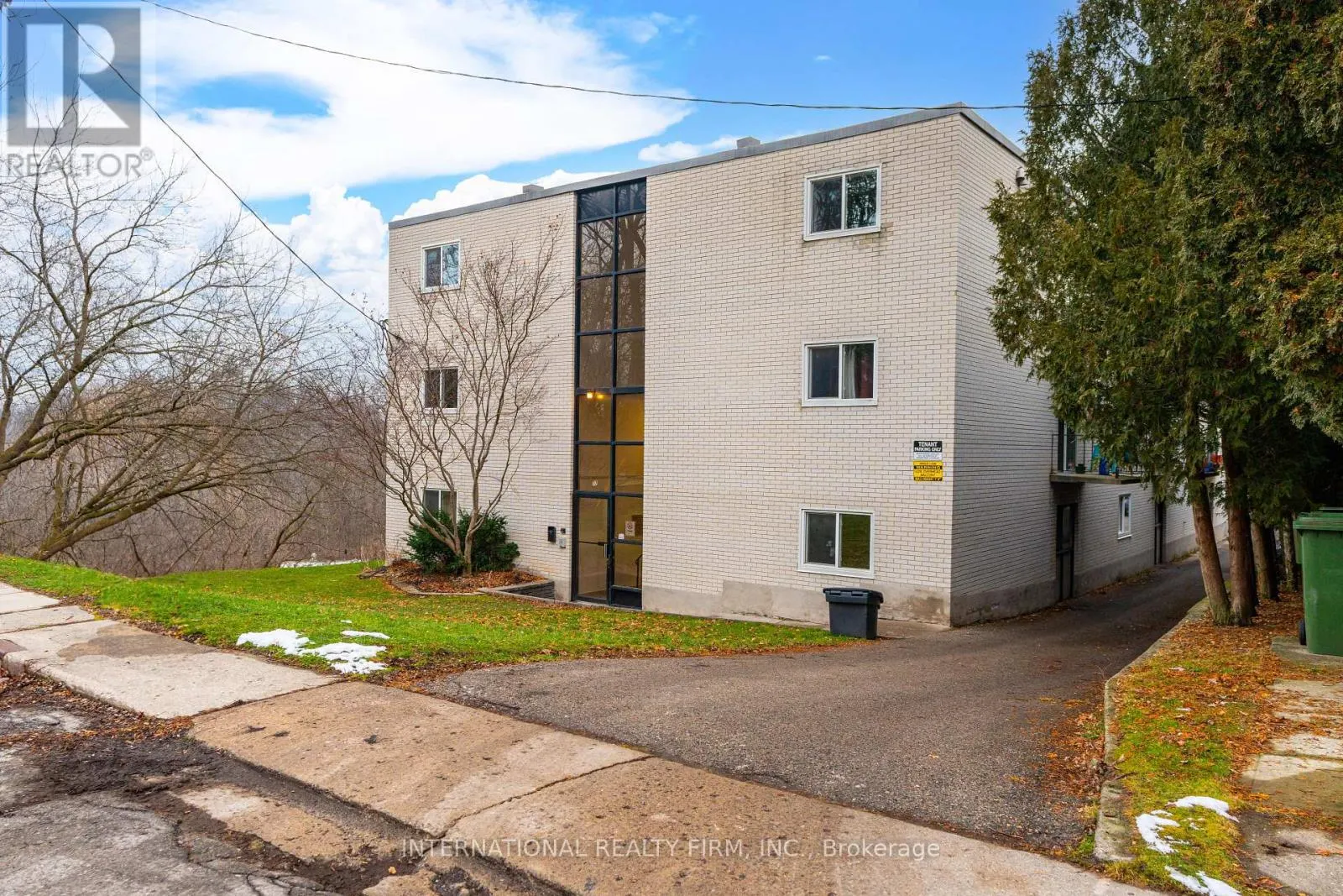 77 EAST STREET E