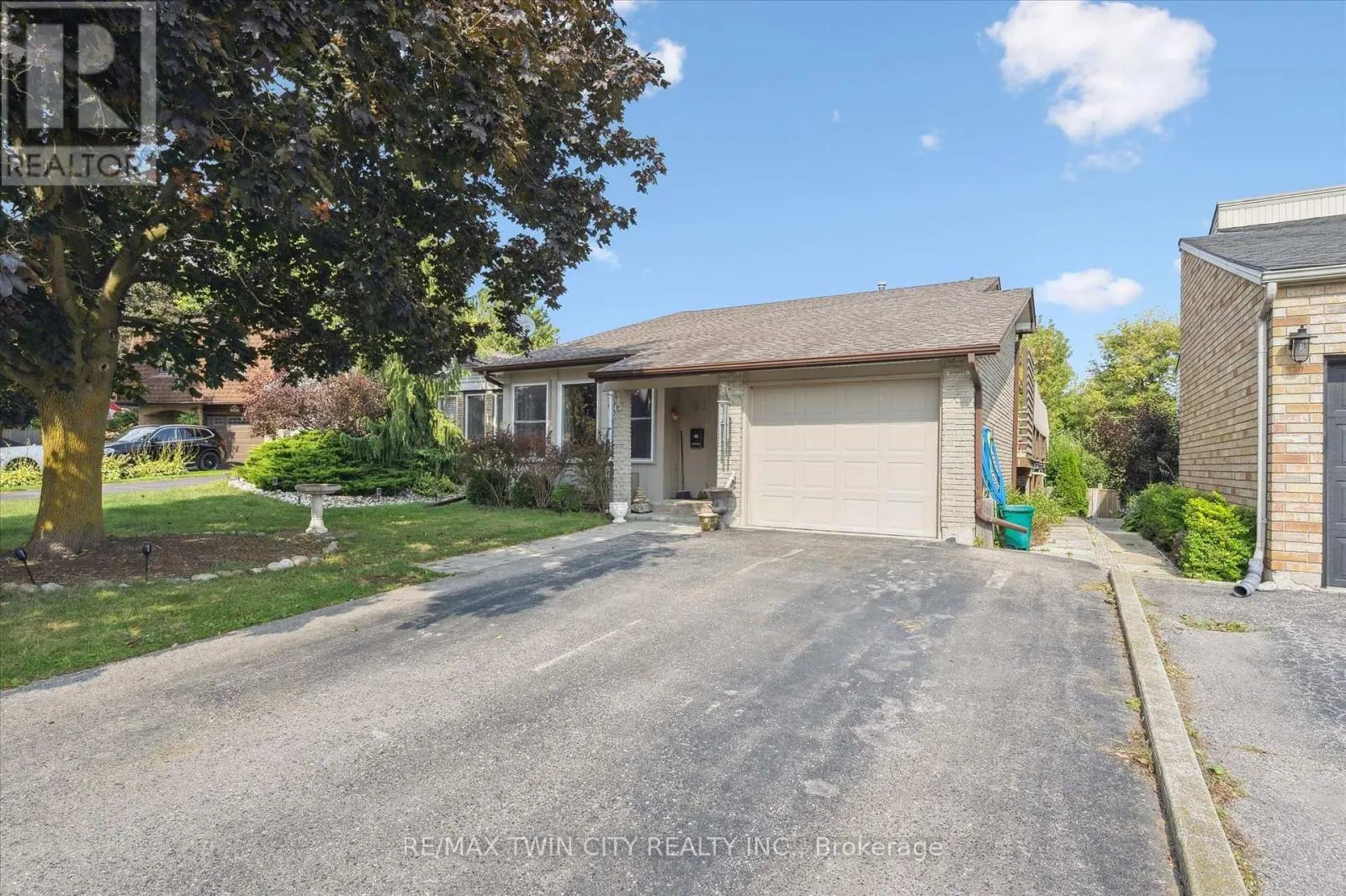 31 SAXONY CIRCLE
