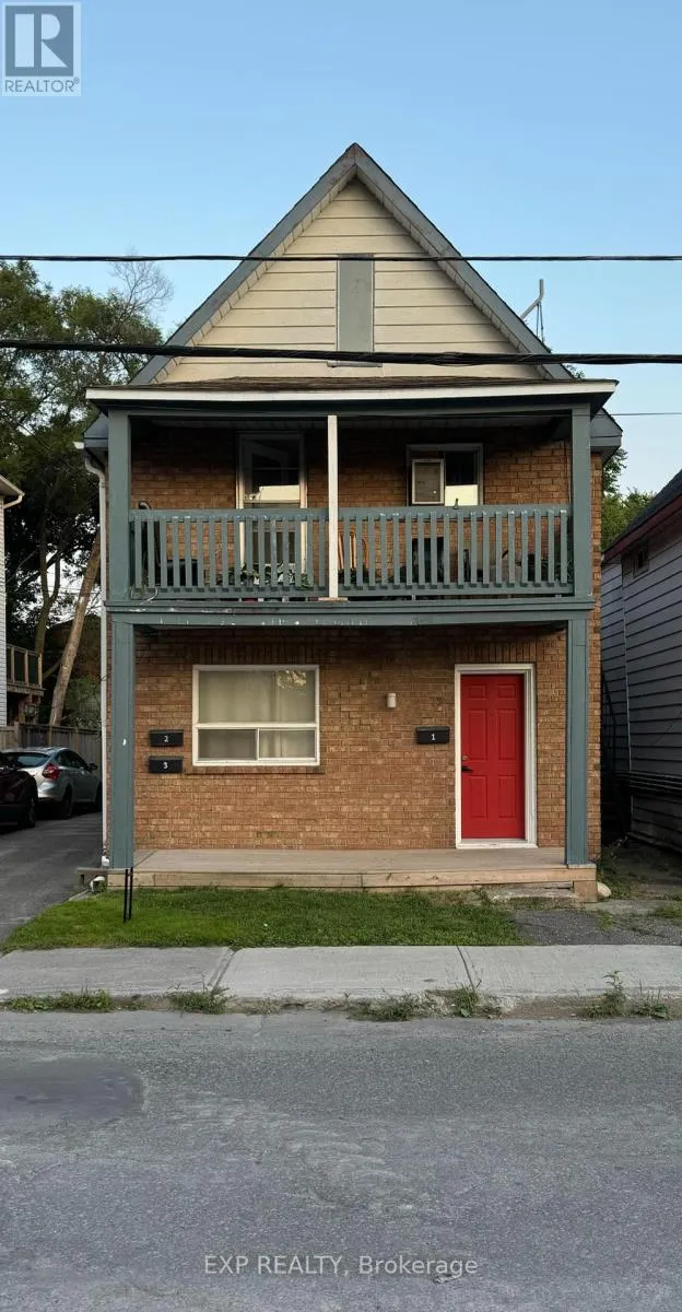 3 - 72 BARRETTE STREET