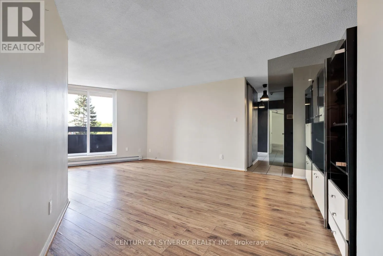 412 - 2000 JASMINE CRESCENT