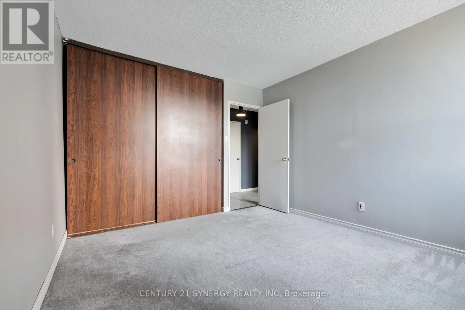 412 - 2000 JASMINE CRESCENT