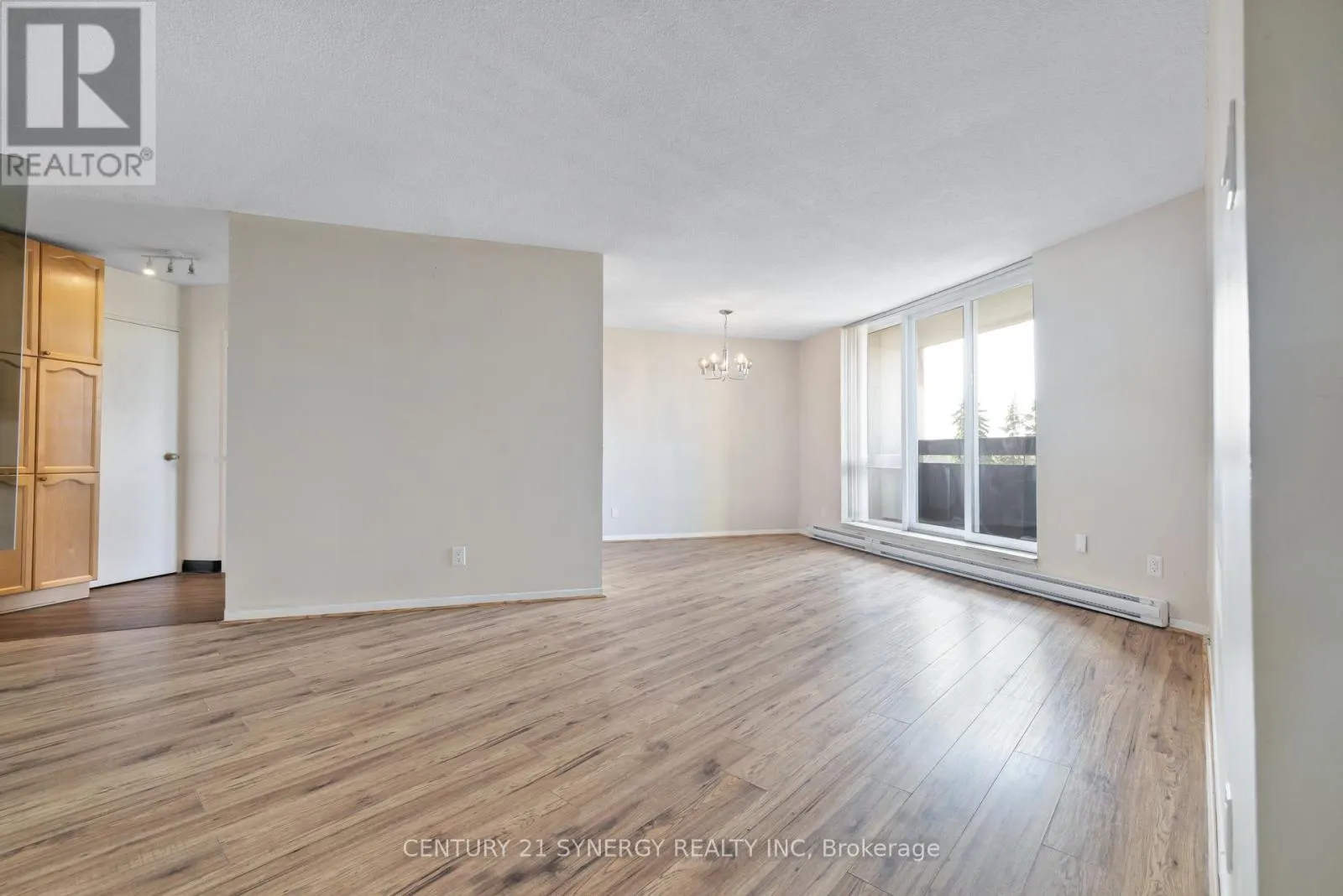 412 - 2000 JASMINE CRESCENT