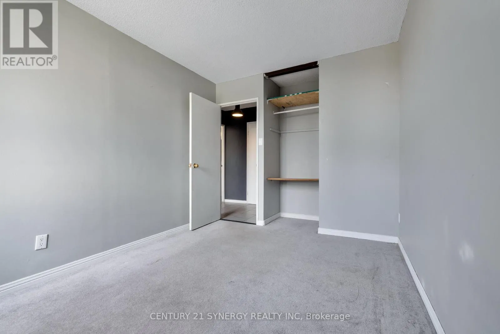 412 - 2000 JASMINE CRESCENT