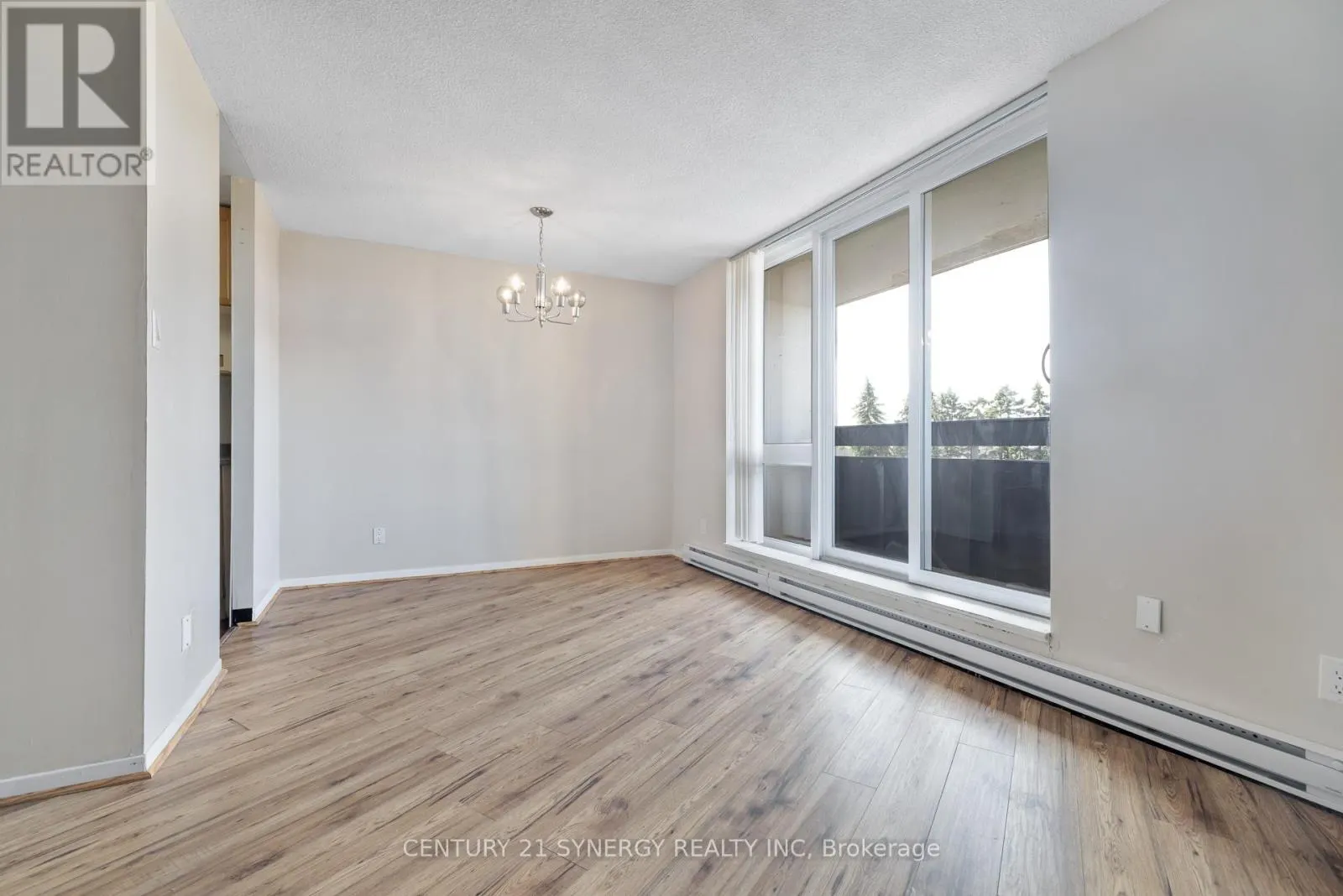 412 - 2000 JASMINE CRESCENT