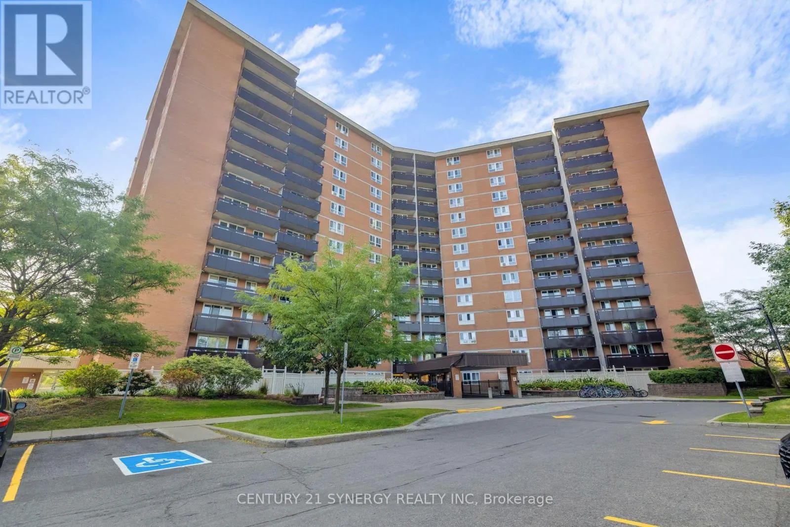 412 - 2000 JASMINE CRESCENT
