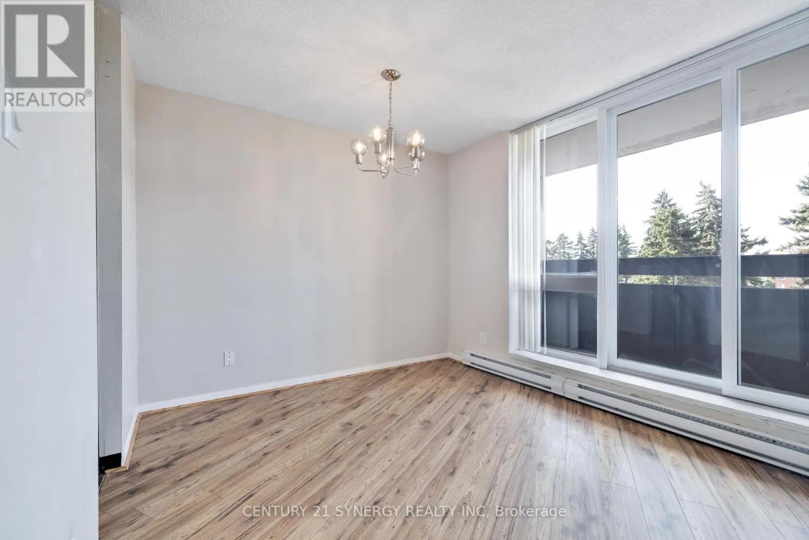 412 - 2000 JASMINE CRESCENT