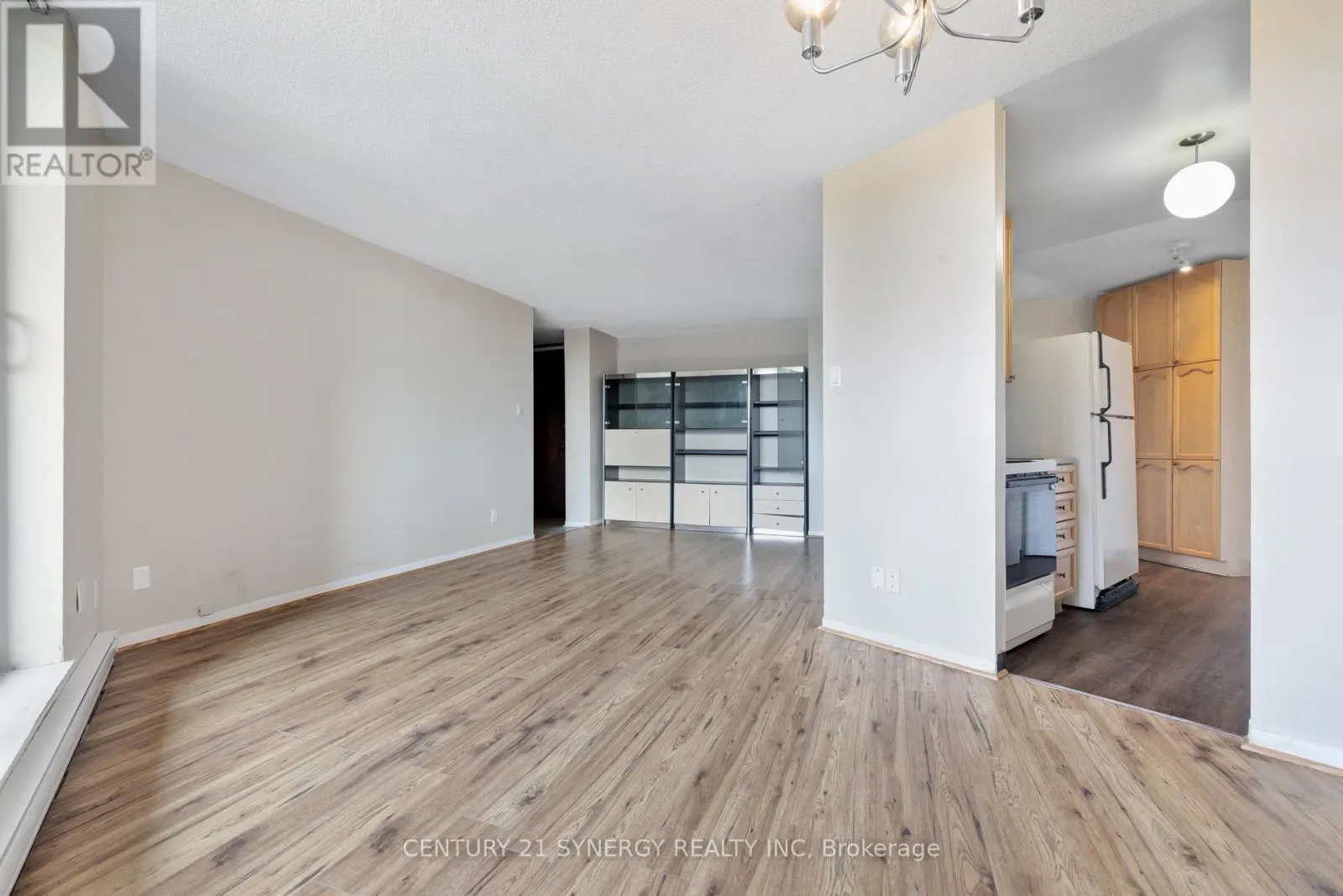 412 - 2000 JASMINE CRESCENT