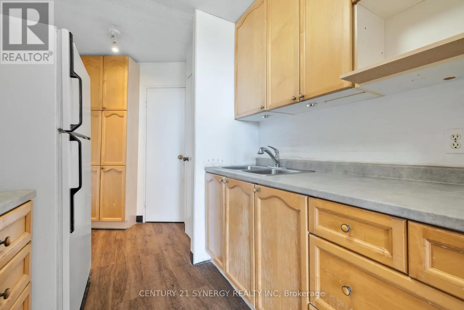 412 - 2000 JASMINE CRESCENT