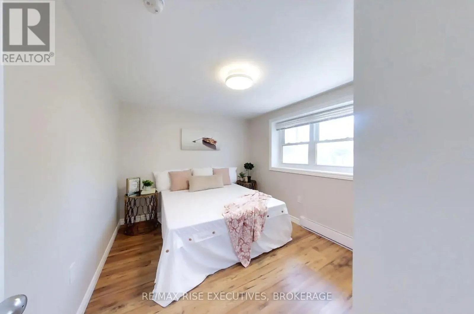 2 - 19 KENT STREET, #2