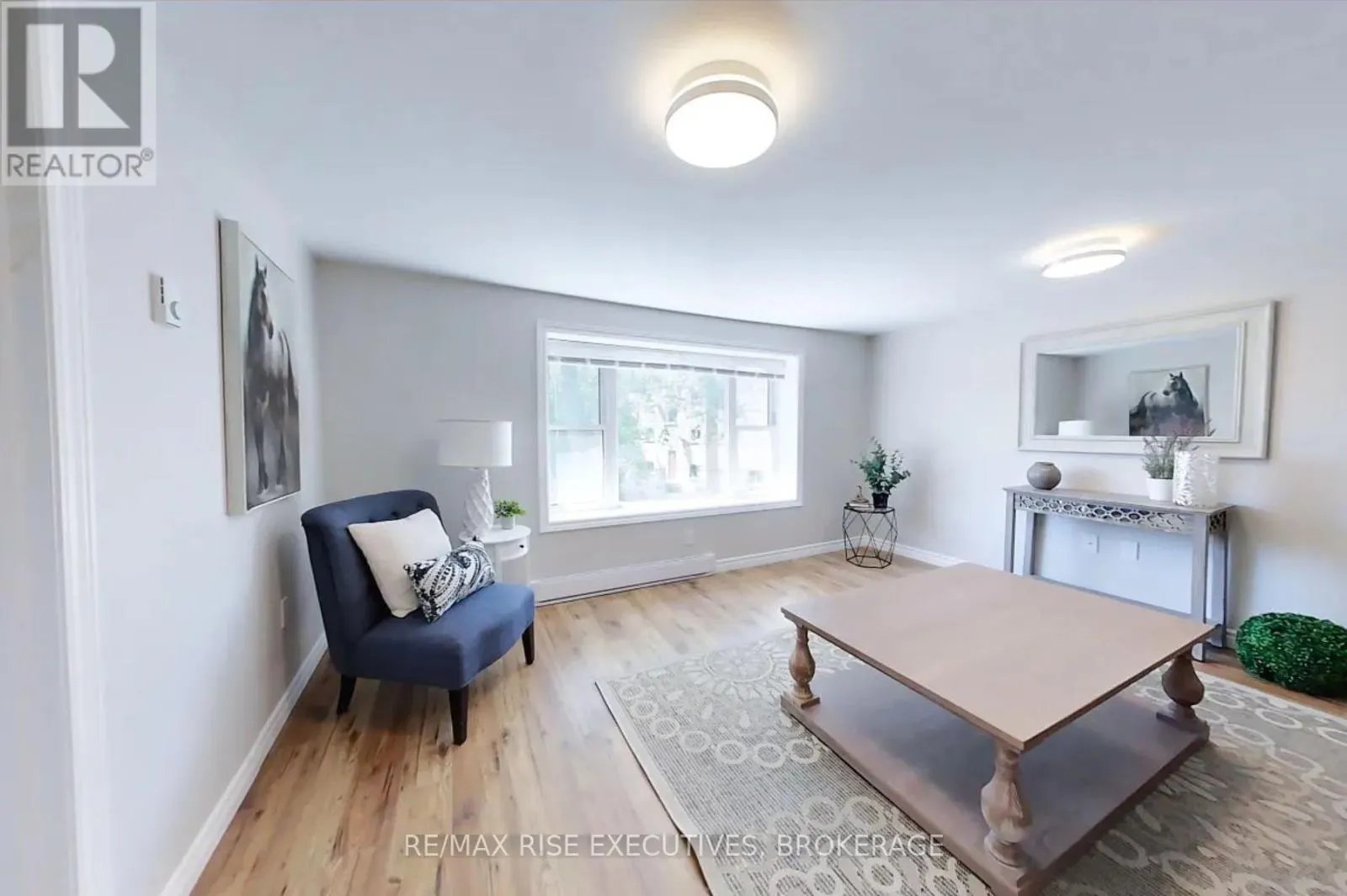 2 - 19 KENT STREET, #2