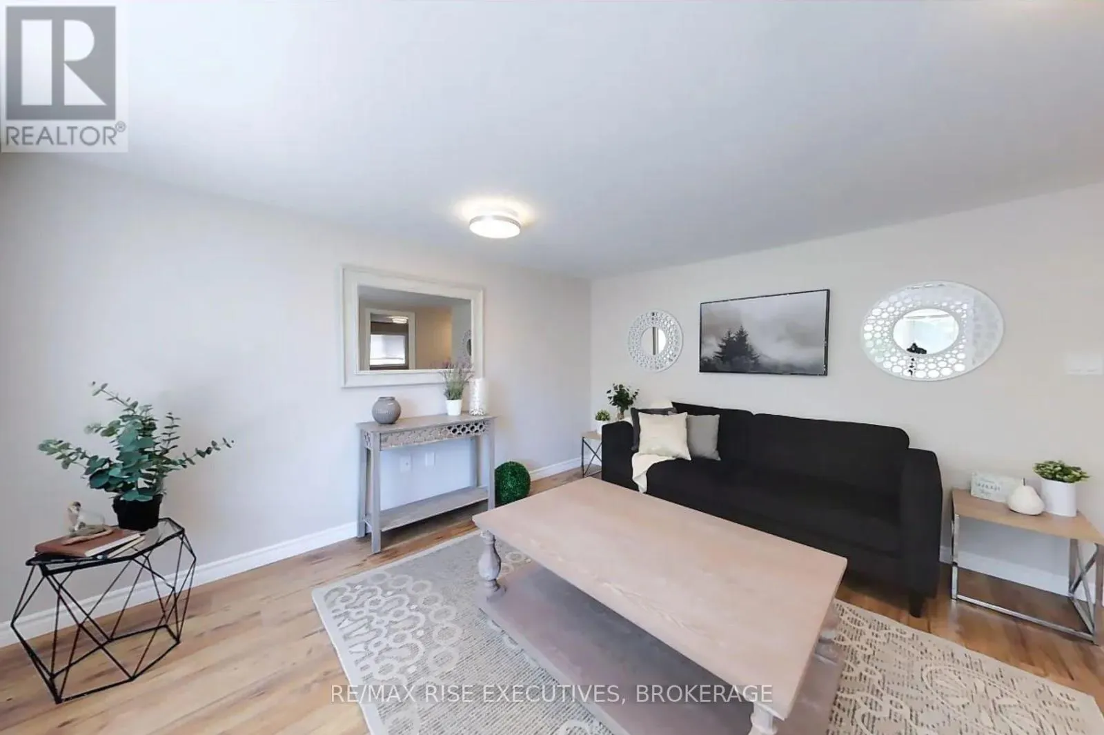 2 - 19 KENT STREET, #2