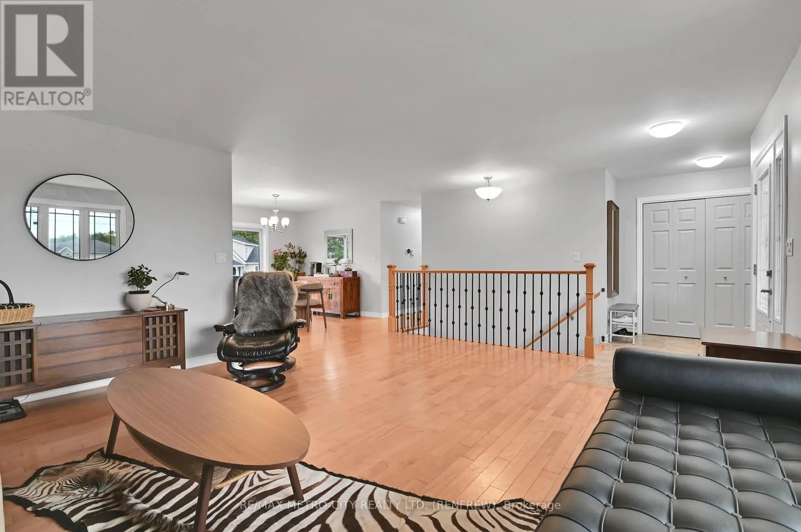 35 LAKERIDGE TRAIL
