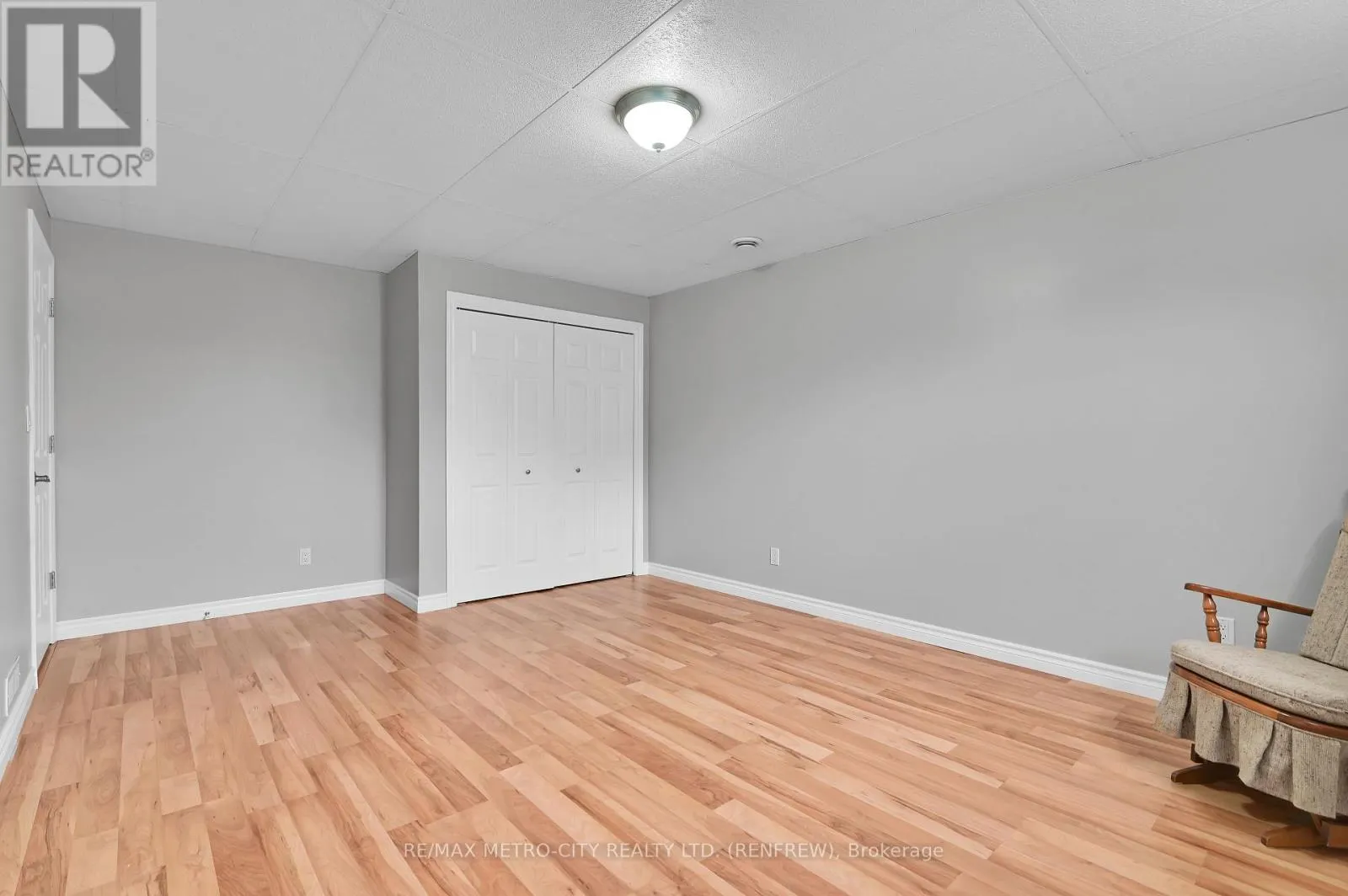 35 LAKERIDGE TRAIL