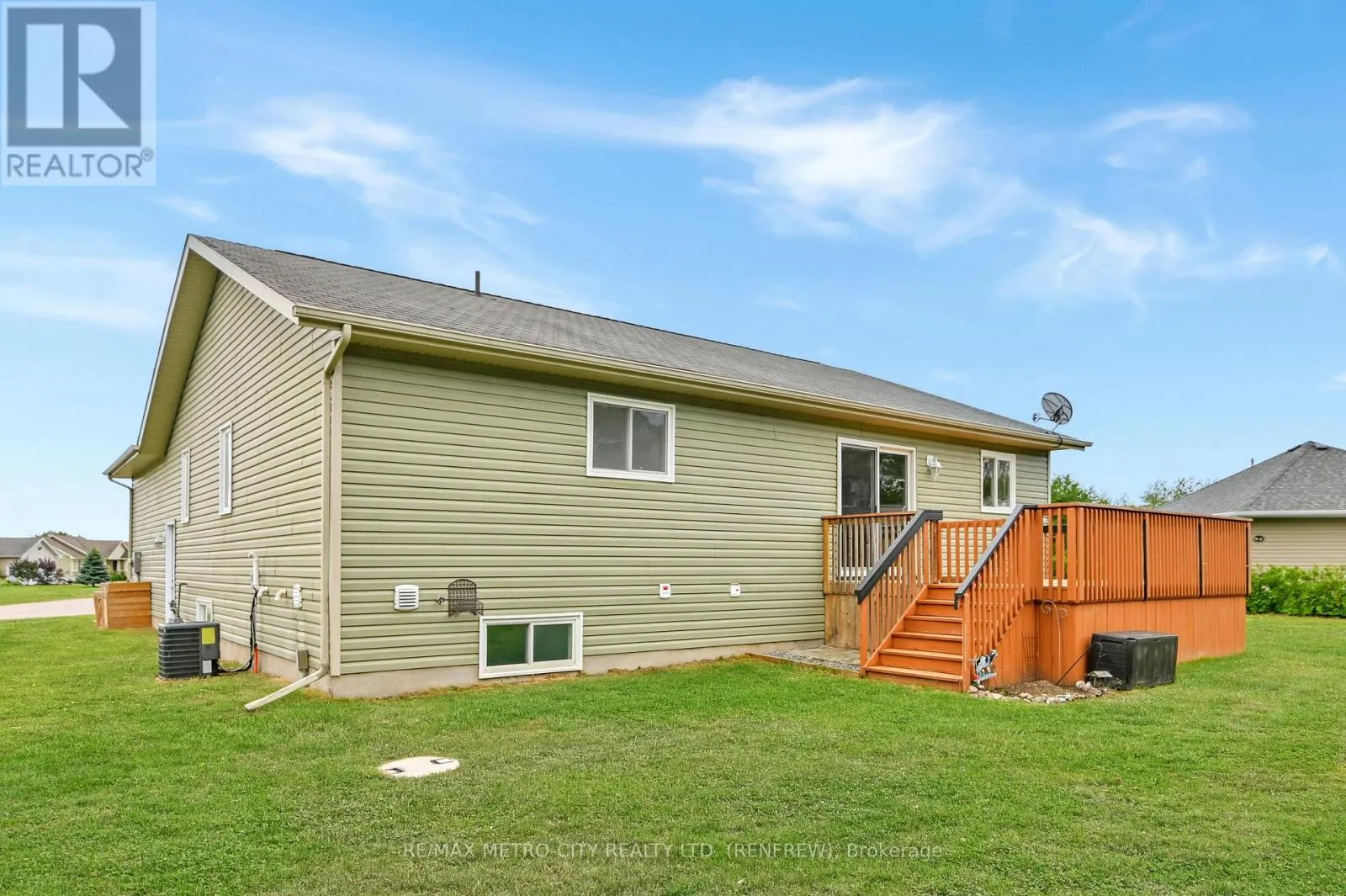 35 LAKERIDGE TRAIL