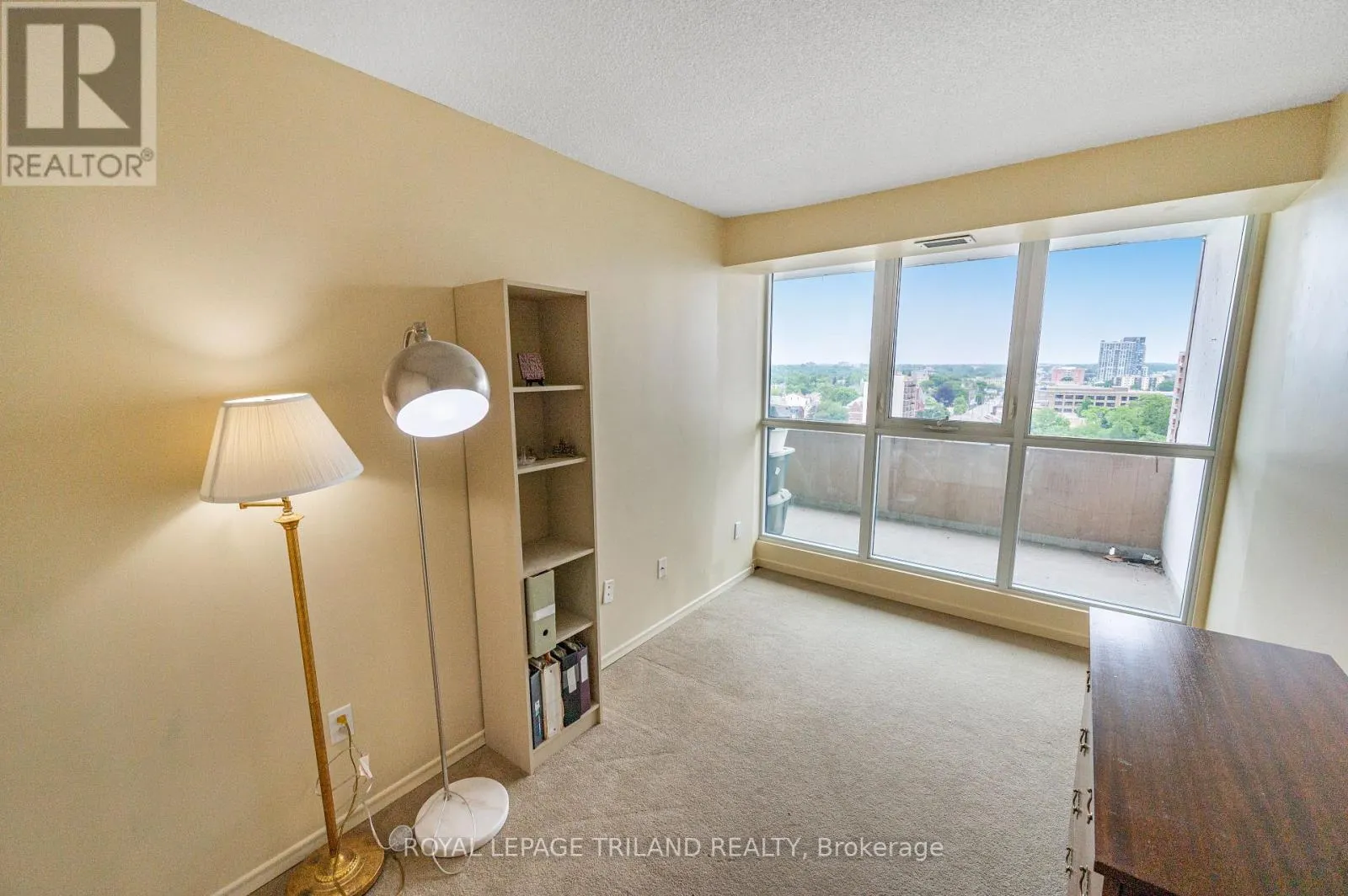 1401 - 389 DUNDAS STREET, #1401