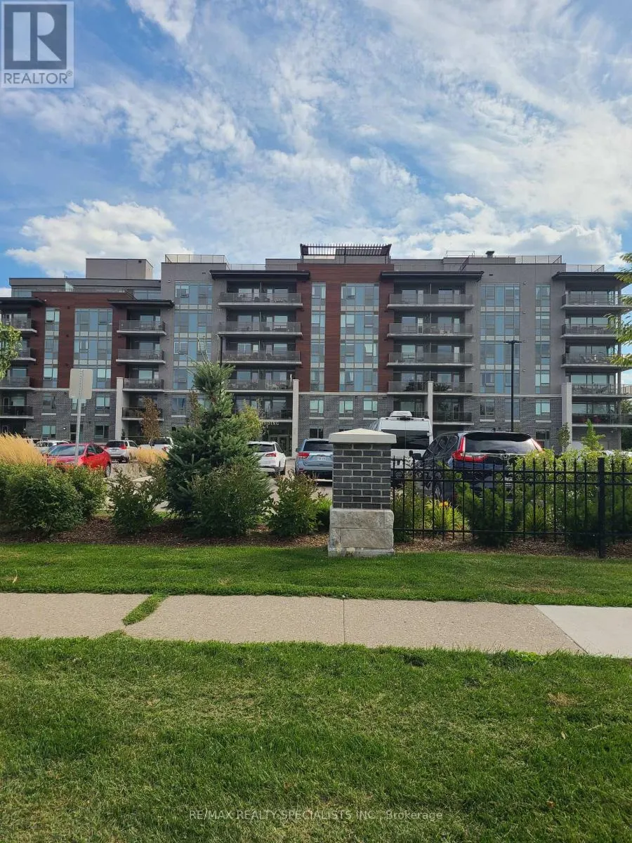 208 - 34 NORMAN STREET S