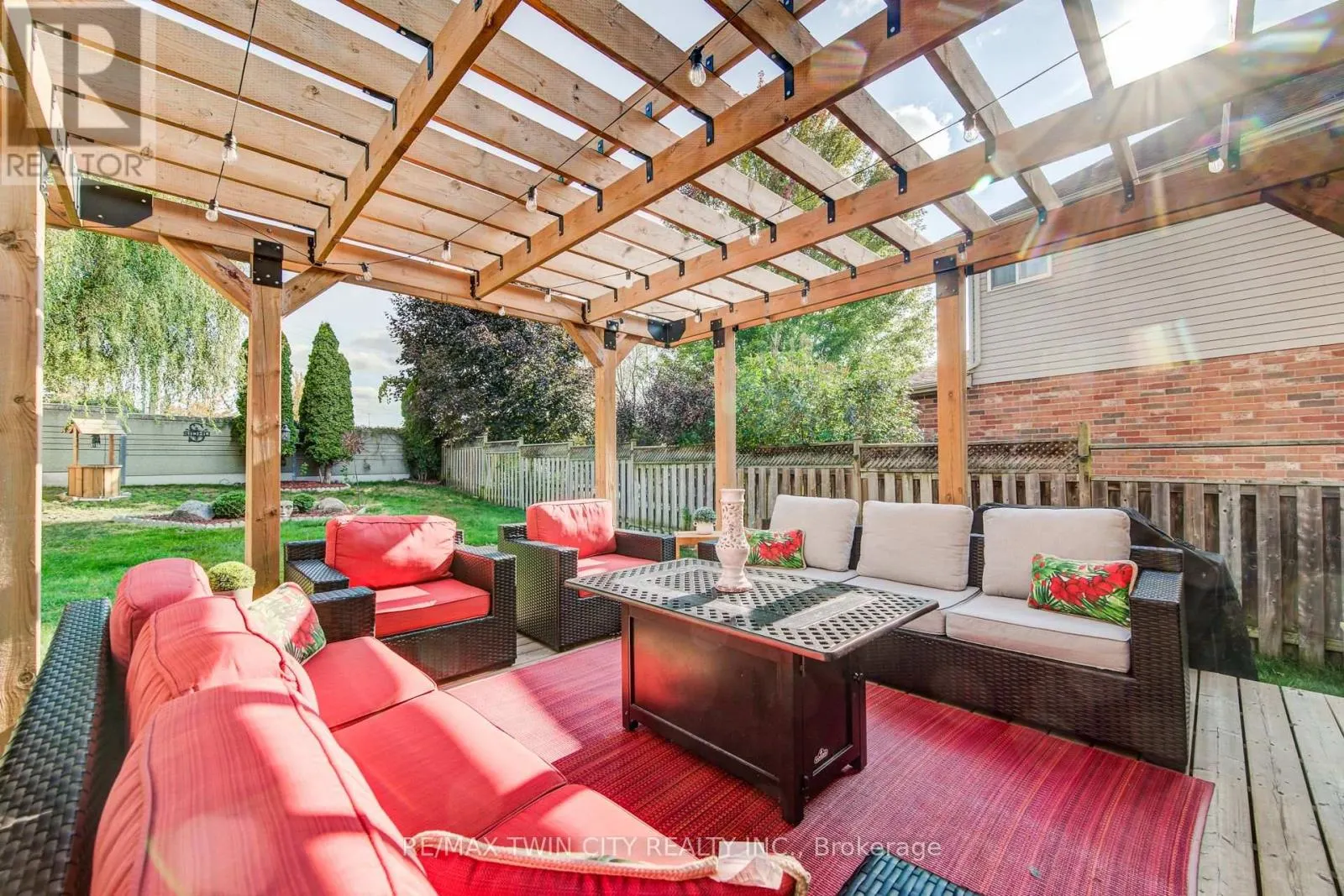 112 AMANDA WALK