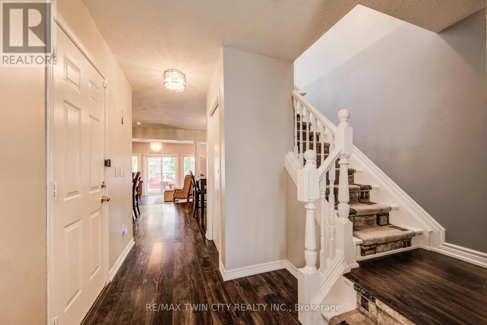 112 AMANDA WALK