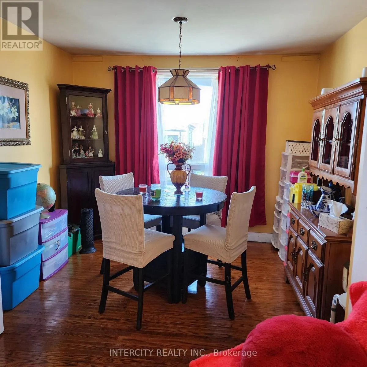 70 MAYFLOWER AVENUE