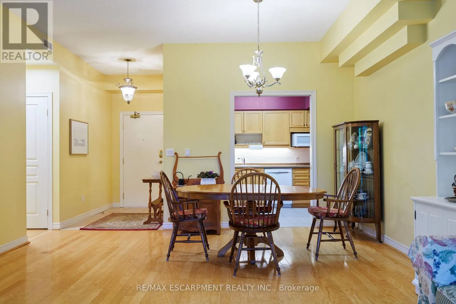 102 - 77 GOVERNORS ROAD