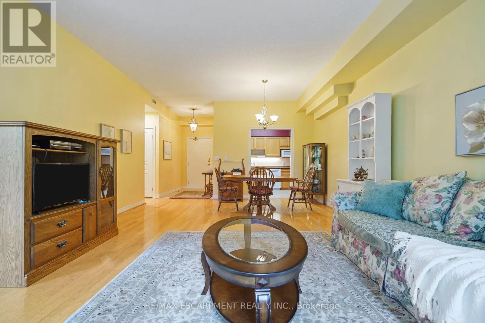 102 - 77 GOVERNORS ROAD