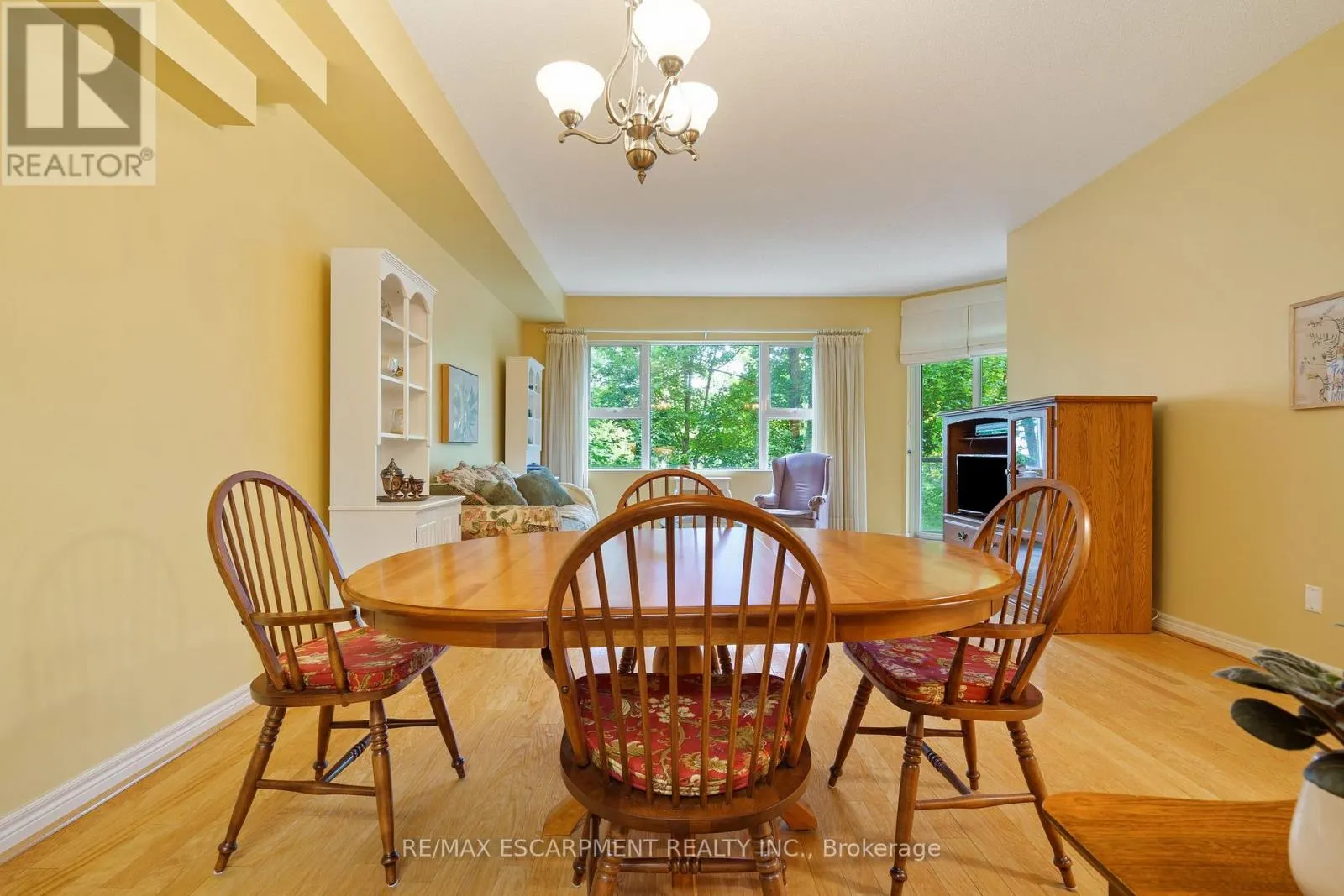 102 - 77 GOVERNORS ROAD