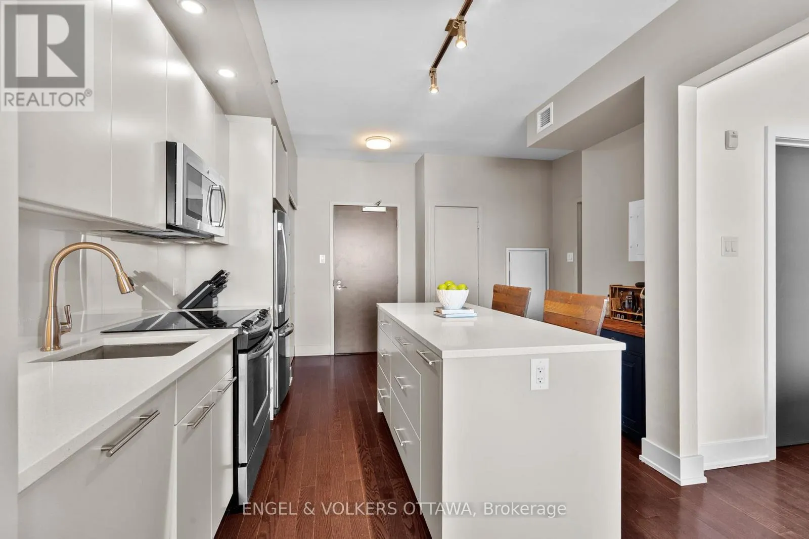 708 - 88 RICHMOND ROAD