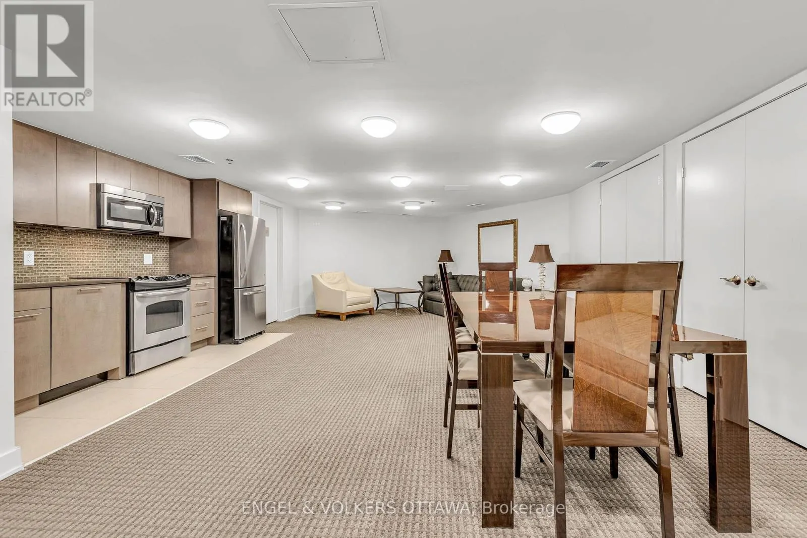 708 - 88 RICHMOND ROAD