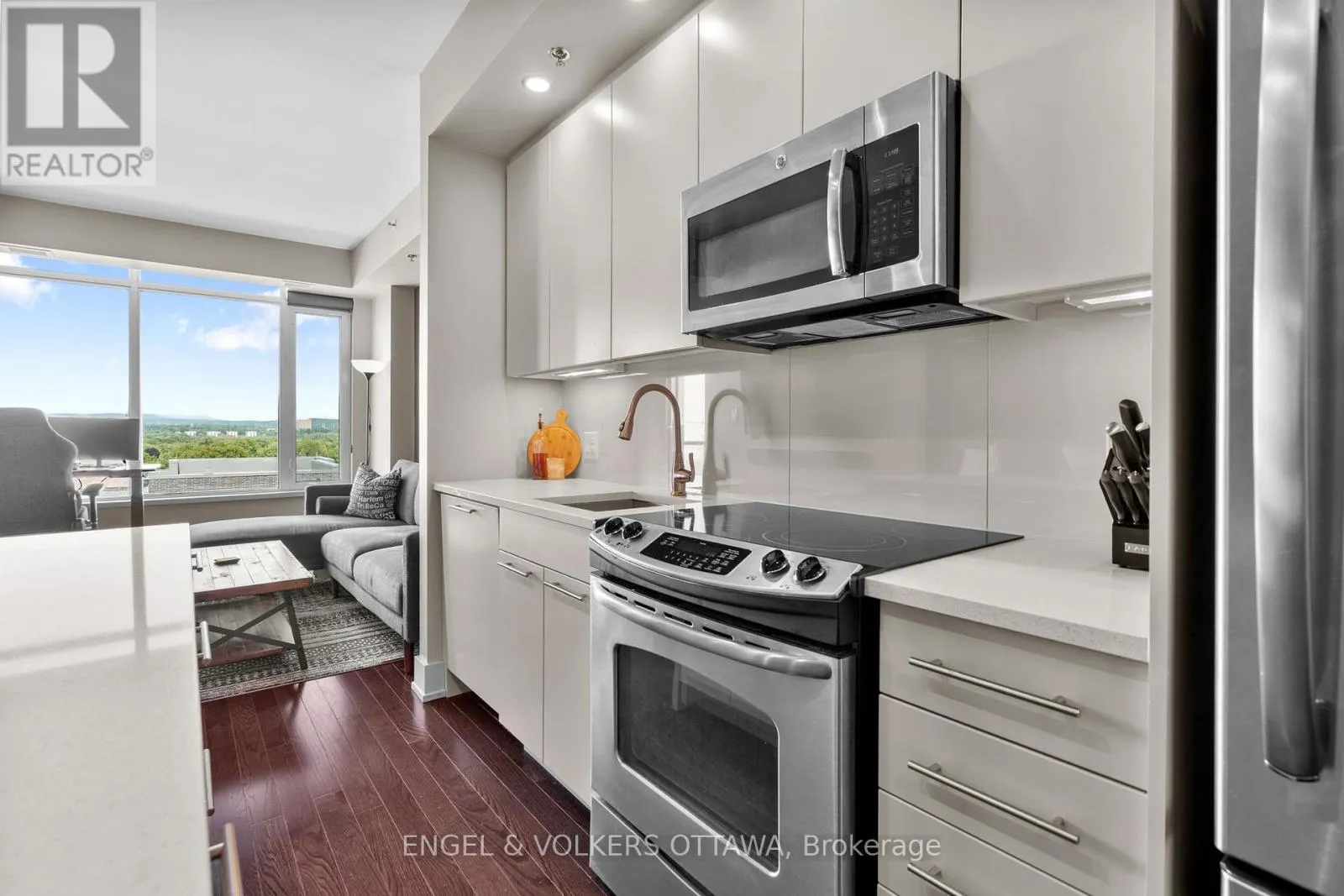 708 - 88 RICHMOND ROAD