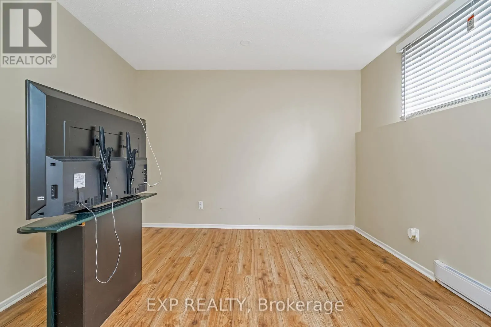 12 - 2610 DRAPER AVENUE