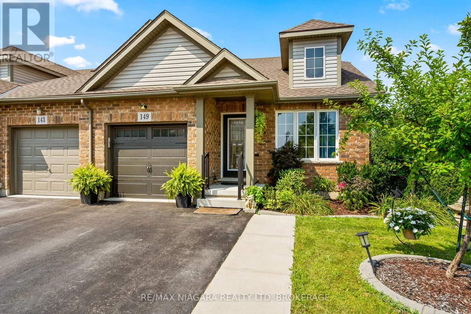 149 ROSELAWN CRESCENT