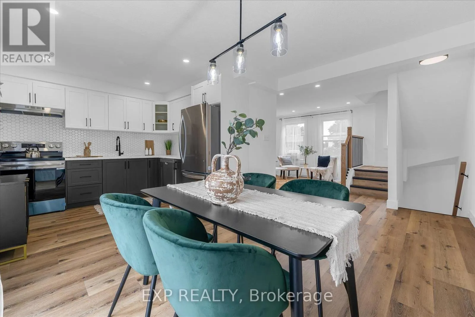 10 - 1255 UPPER GAGE AVENUE