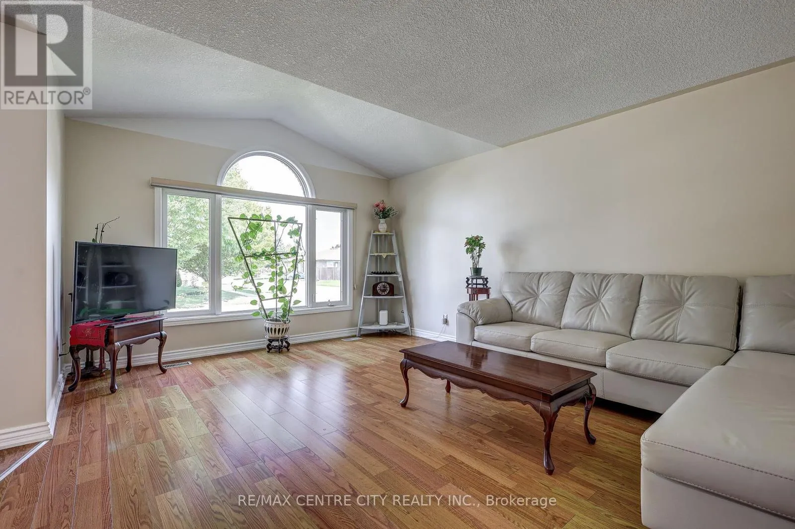 26 SIFTON DRIVE
