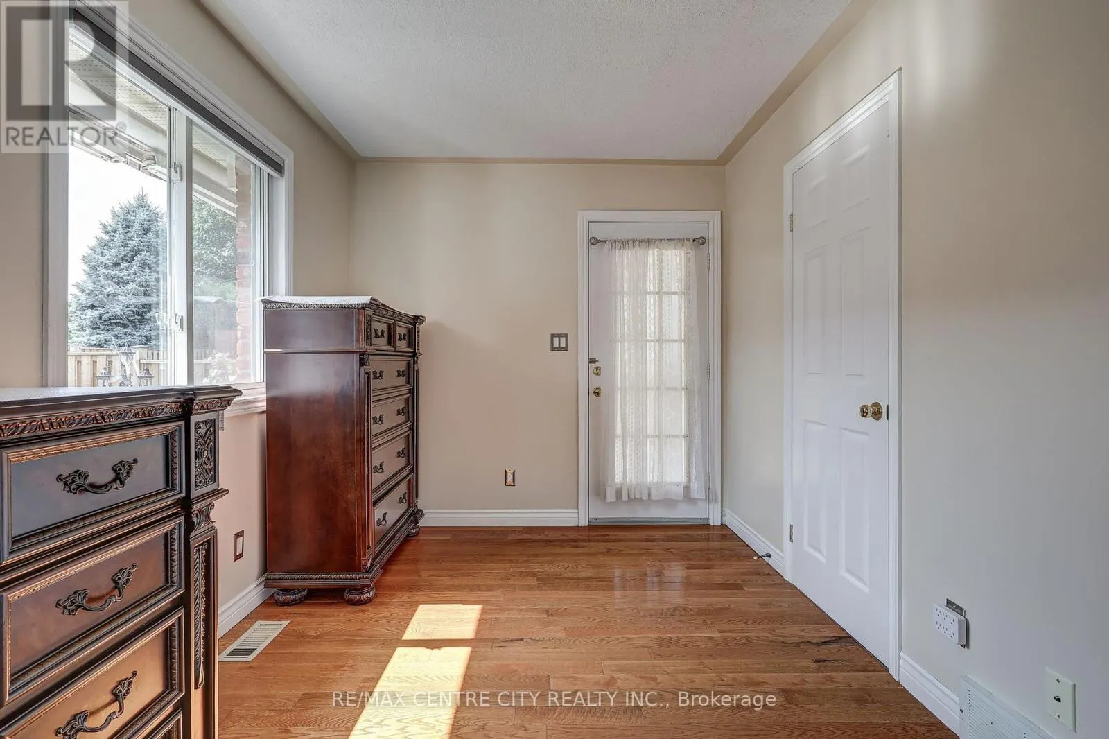 26 SIFTON DRIVE
