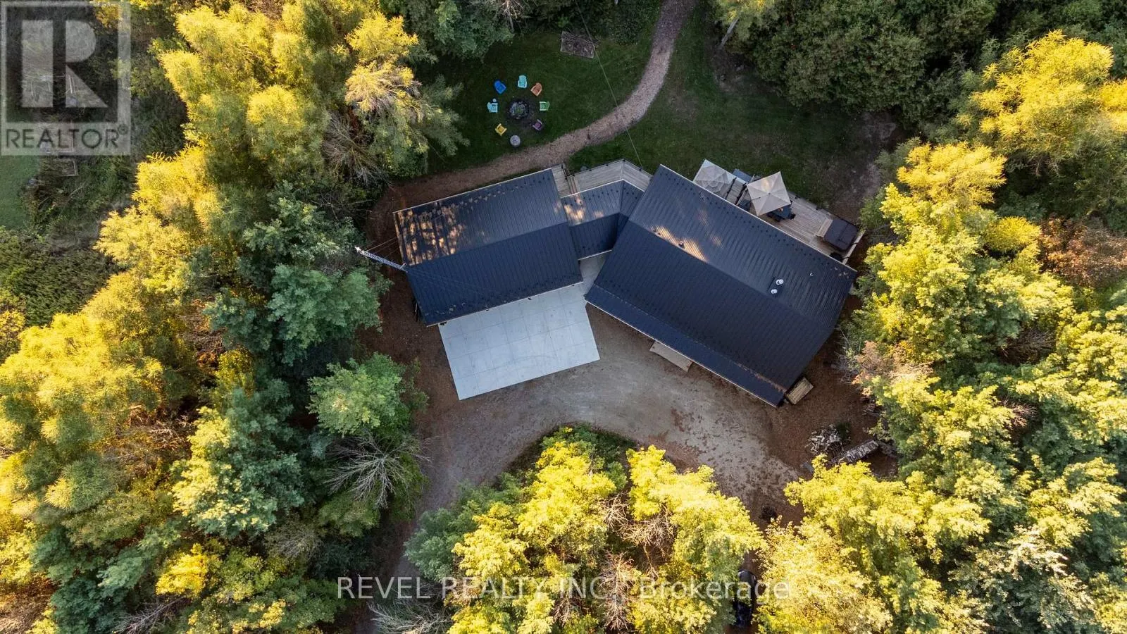7404 WELLINGTON ROAD