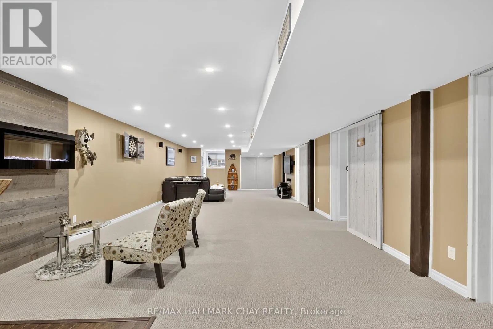202 VEL-DOR CRESCENT